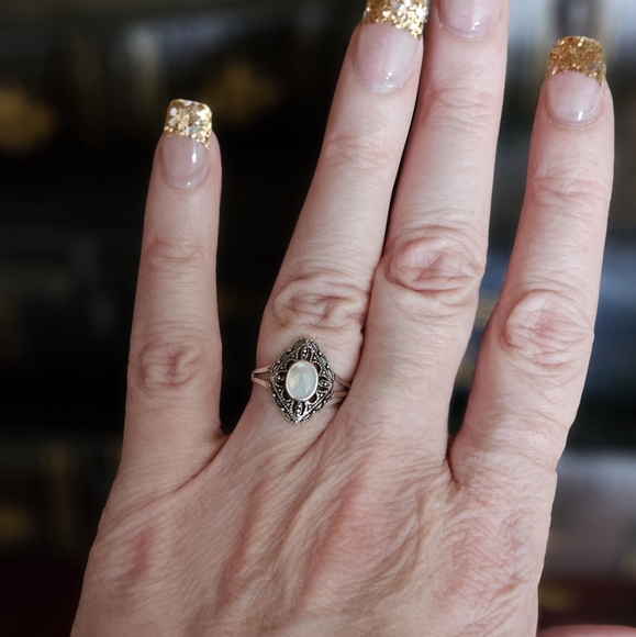 Solid .925 Sterling Silver Antique Ring with Imitation White Shell Ring